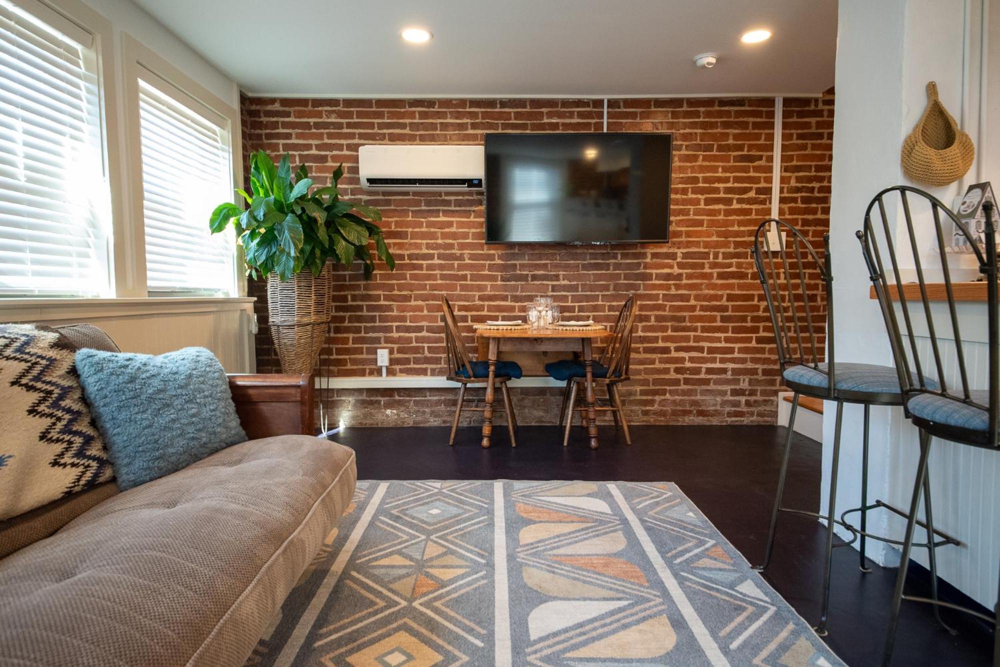 Hotel West Park Gardens Culpeper Zimmer foto